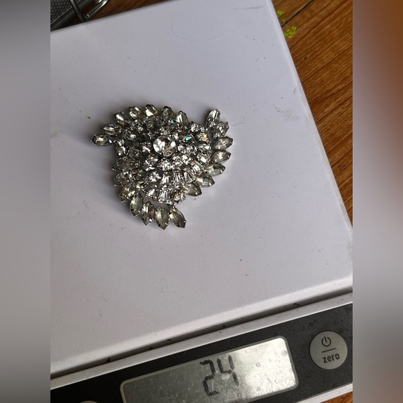 Kramer of New York 1940’s signed vintage rare heavy Rhinestone Brooch - Picture 4 of 7